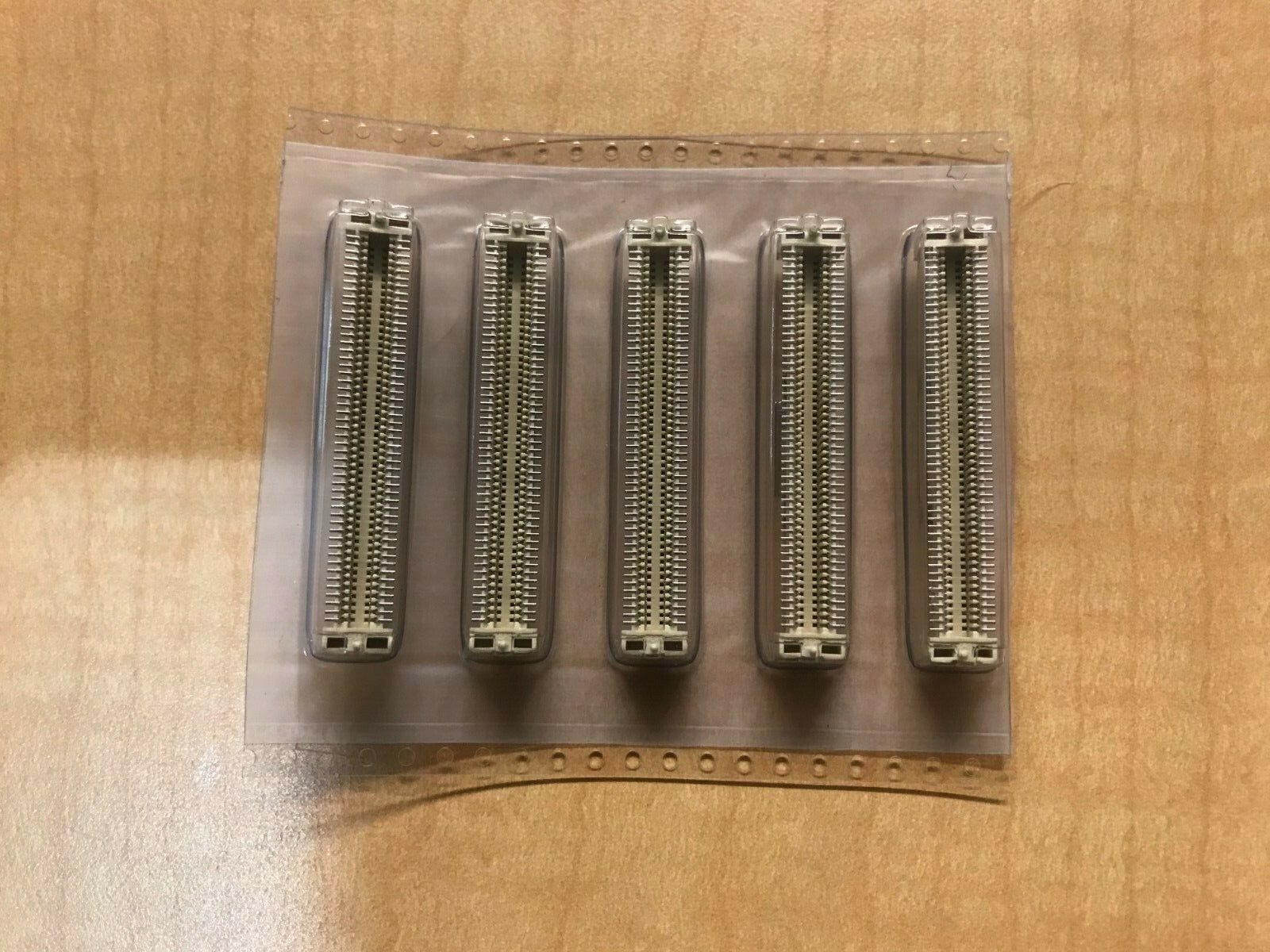 Lot of 5 Amphenol 61082-102602LF 0.8mm B to B REC ASSY, New