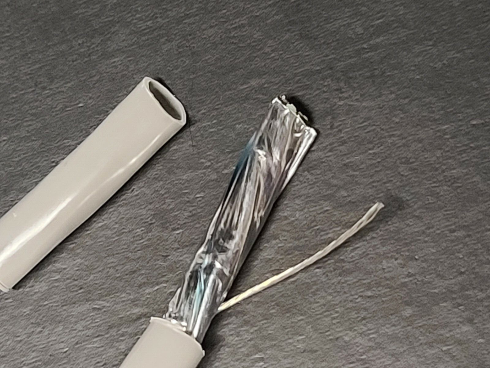 Carol C0723A 22/4P Shielded Twisted Pairs Data/Control Cable Wire Riser CMR/50ft