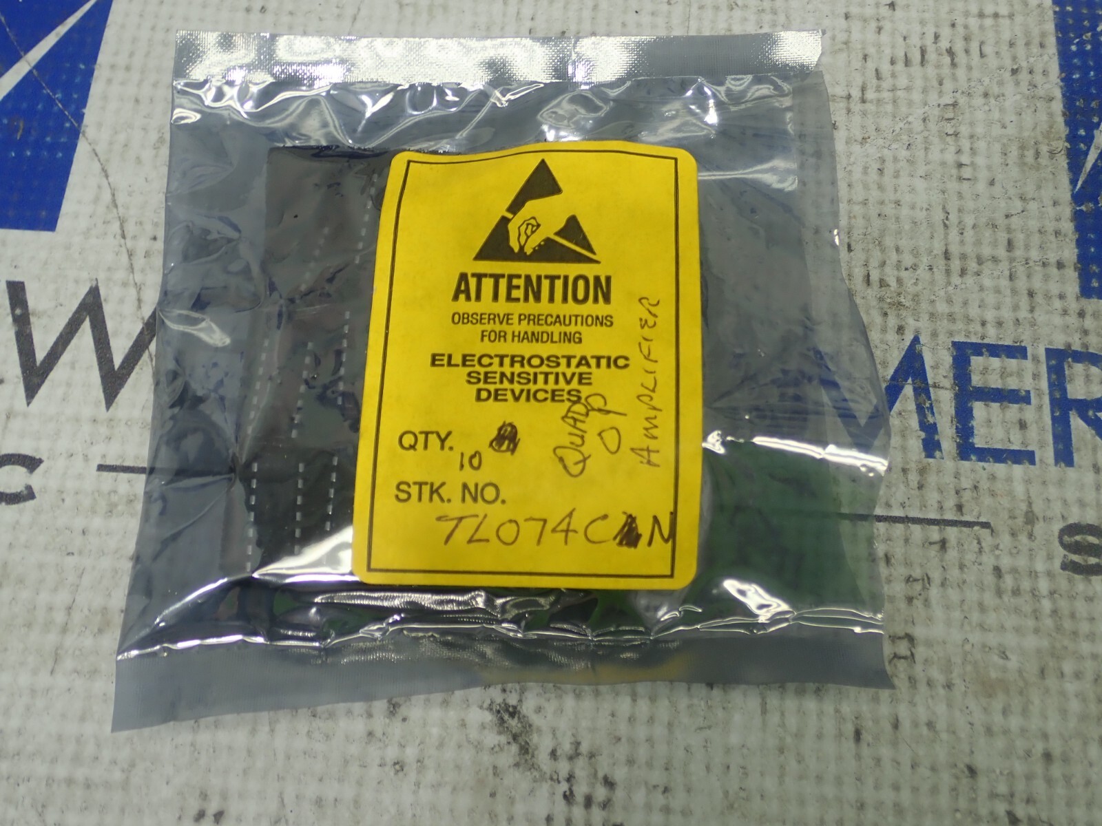NEW Texas Instruments TL074CN OPERATIONAL AMPLIFIER, 4 FUNC, 6000UV Lot of 10