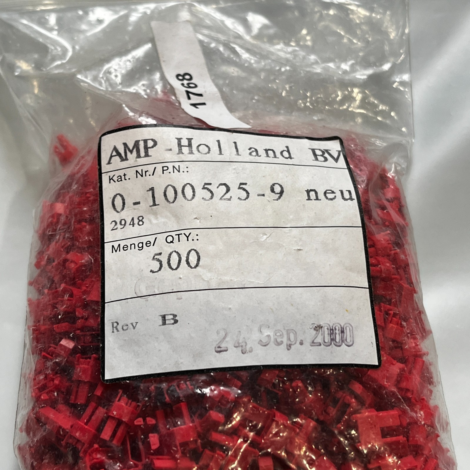 Lot of 488 PCS of AMP AIRS-0039: Red Insulated Wire/Pin Housing, As pictured