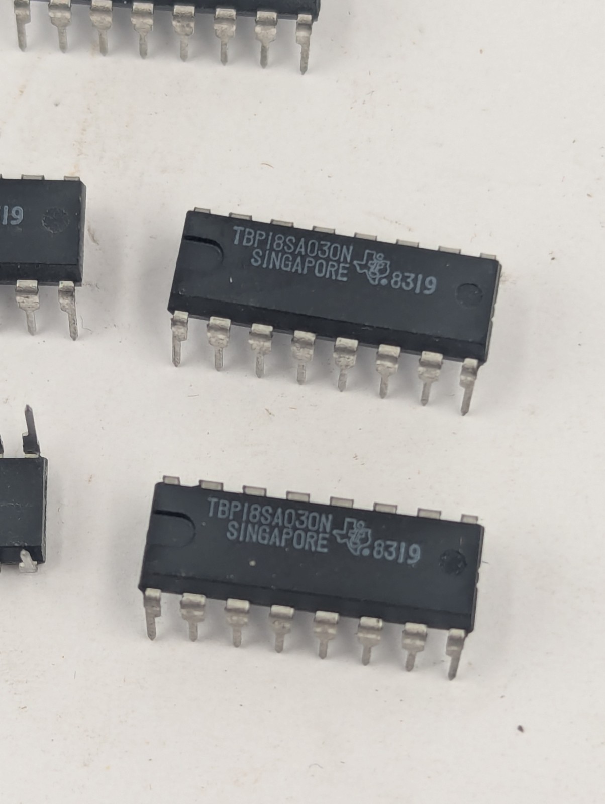 Texas Instruments TBP18SA030N OTP ROM 256 Bit 32X8 CMOS 16 Pin IC Chip Lot of 5