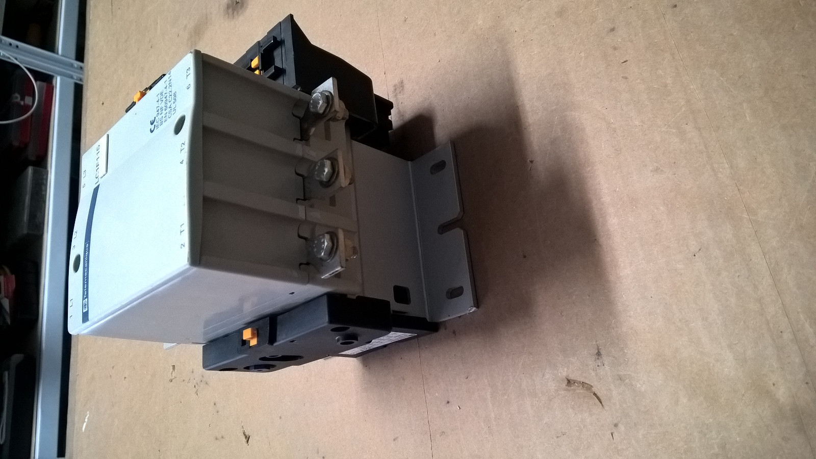 TELEMECANIQUE LC1F115 LC1 F 115 59kw CONTACTOR REMOTE CONTROL 220v coil plc
