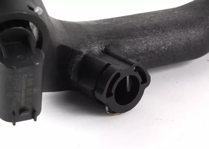 New Water Coolant Pipe Cylinder Head To Oil Cooler for Mercedes W203 C230