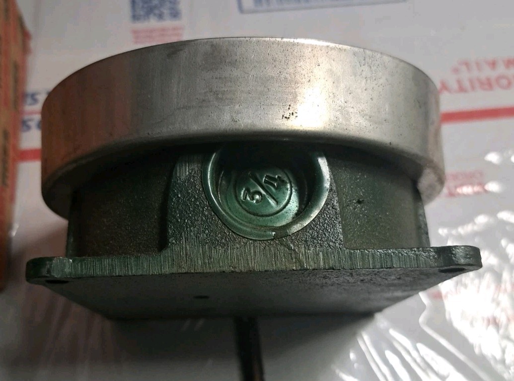 Midland Ross 603-AL single-gang flush-service cast-iron floor box