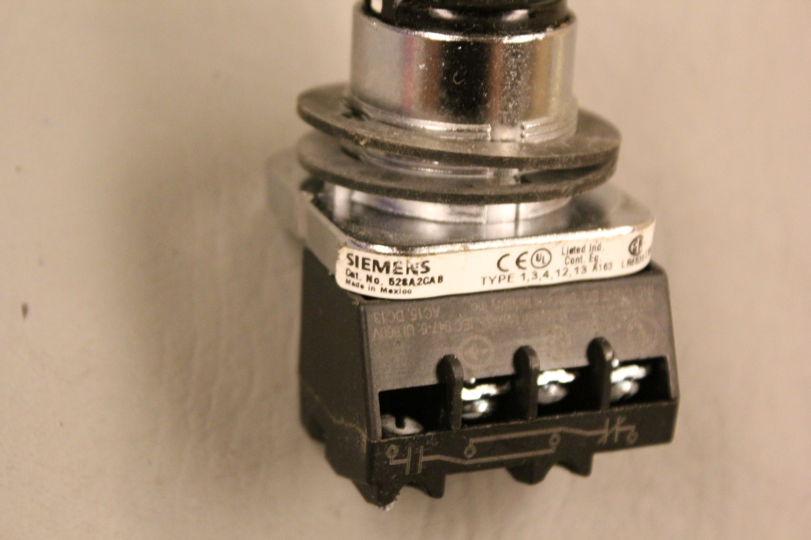 SIEMENS SELECTOR SWITCH OPERATOR 528A2CAB