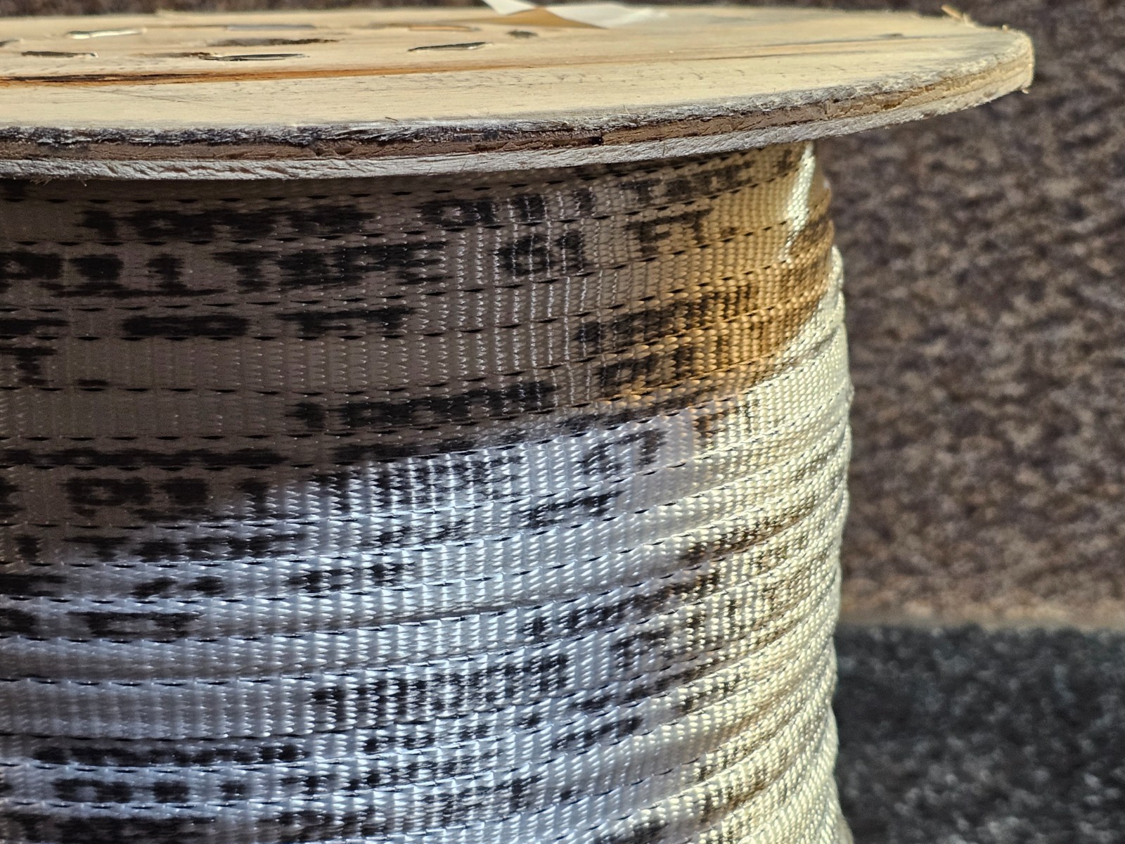 POLYESTER 3000FT 1800 LB TENSILE STRENGTH 0.4″ DIA, WOVEN POLYESTER PULL TAPE