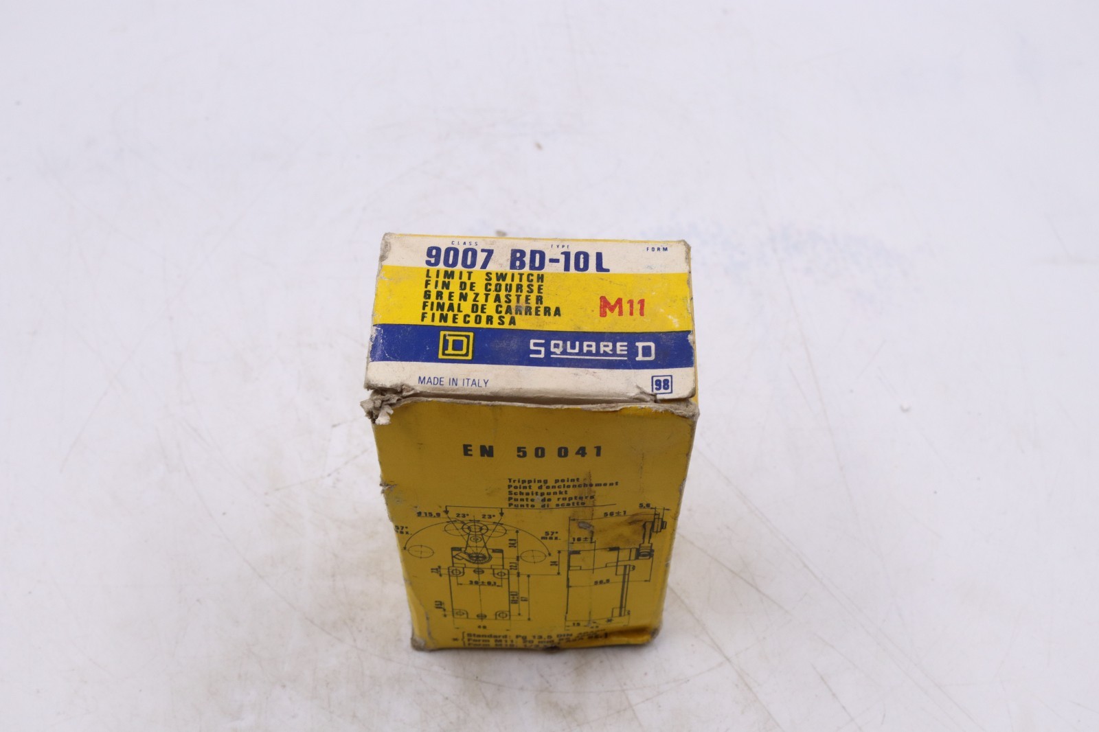 SQUARE D 9007 BD-10L MADE IN ITALY