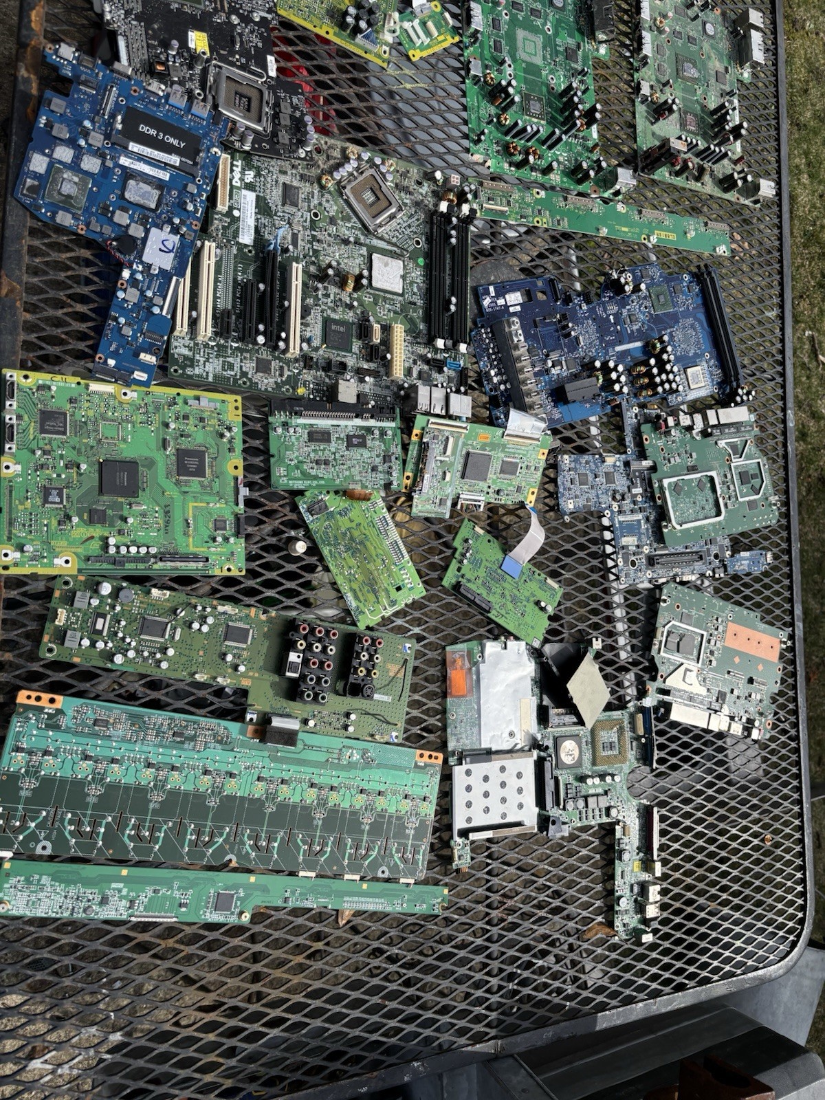 52 Pound Lot Circuit Boards PCB E-Scrap E-Waste Copper Silver Gold Metal Recover