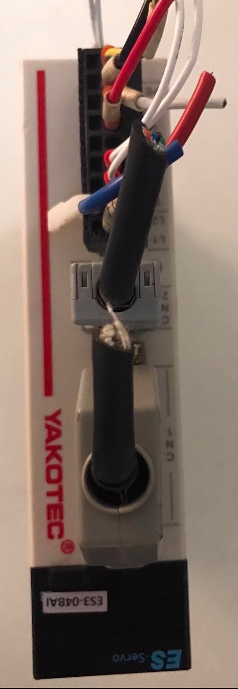 YAKOTEC ES3-04BAI AC Servo Driver IN:1PH OUT:3PH 220V 0.40KW FREE SHIPPING DHL