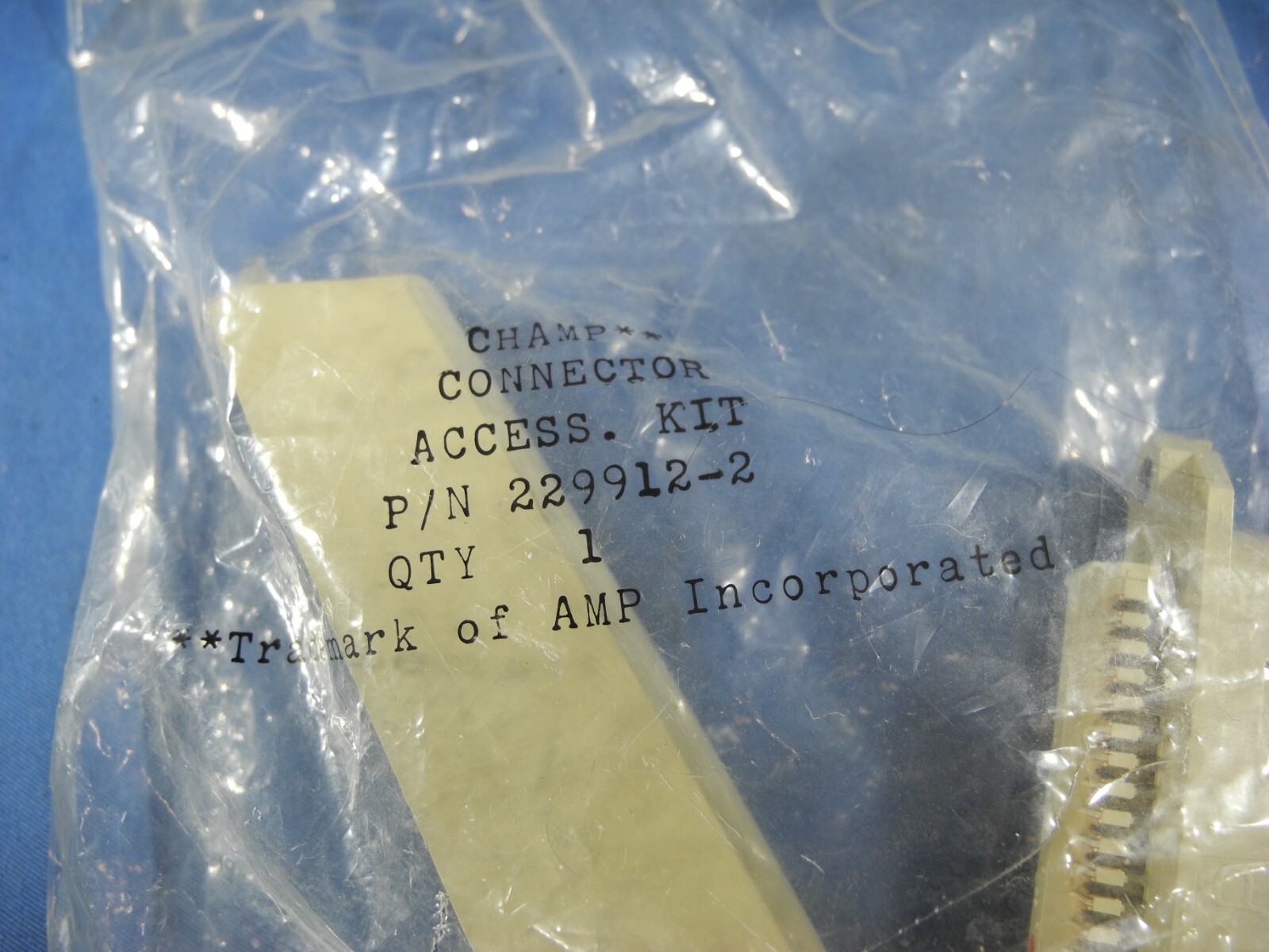 Vintage AMP Incorporated CHAMP Centronics CONNECTOR P/N 229912-2 NEW Old Stock