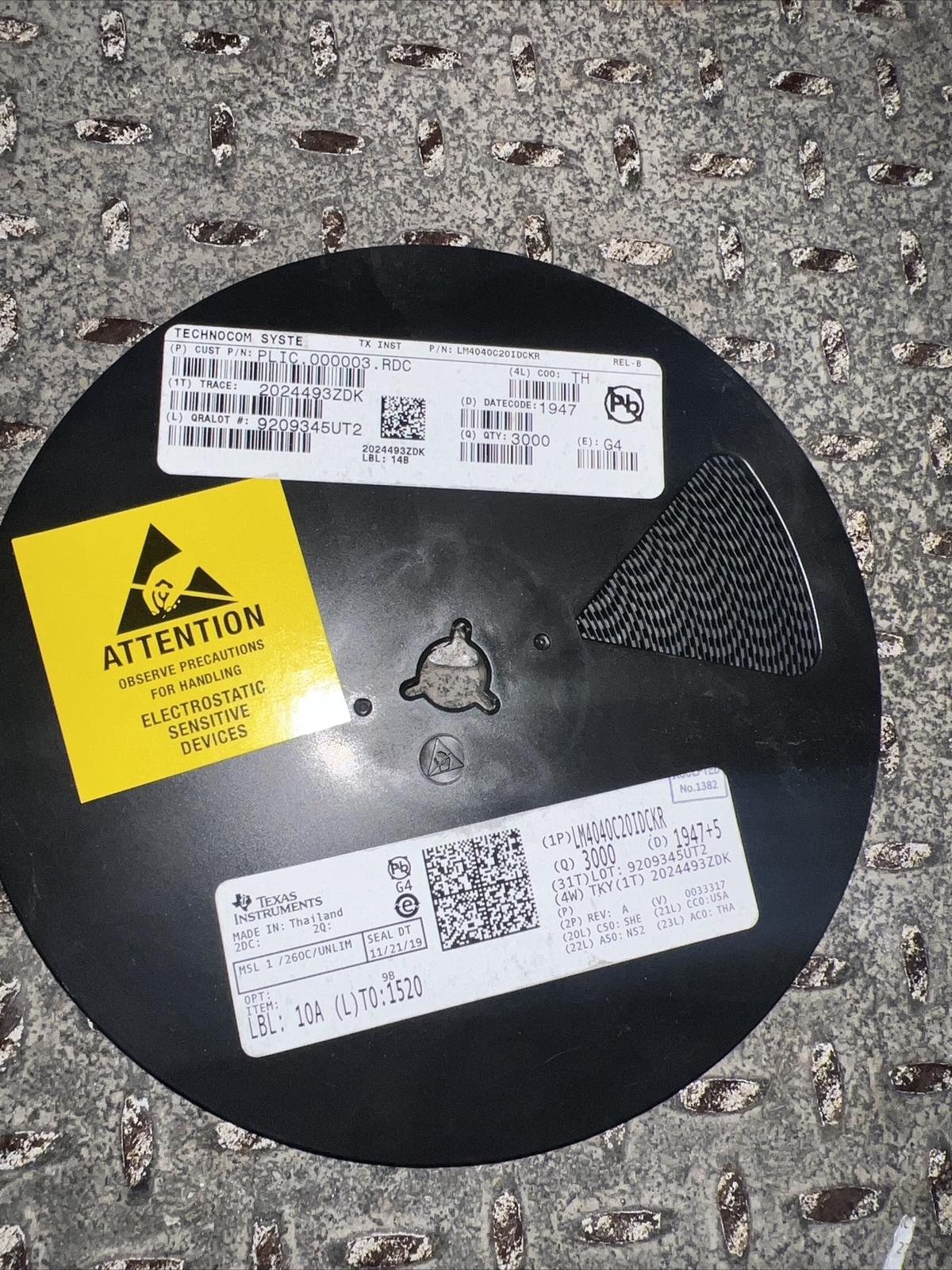 A Spool Of 3,000 Texas Instruments Integrated Circuits LM4040C20IDCKR