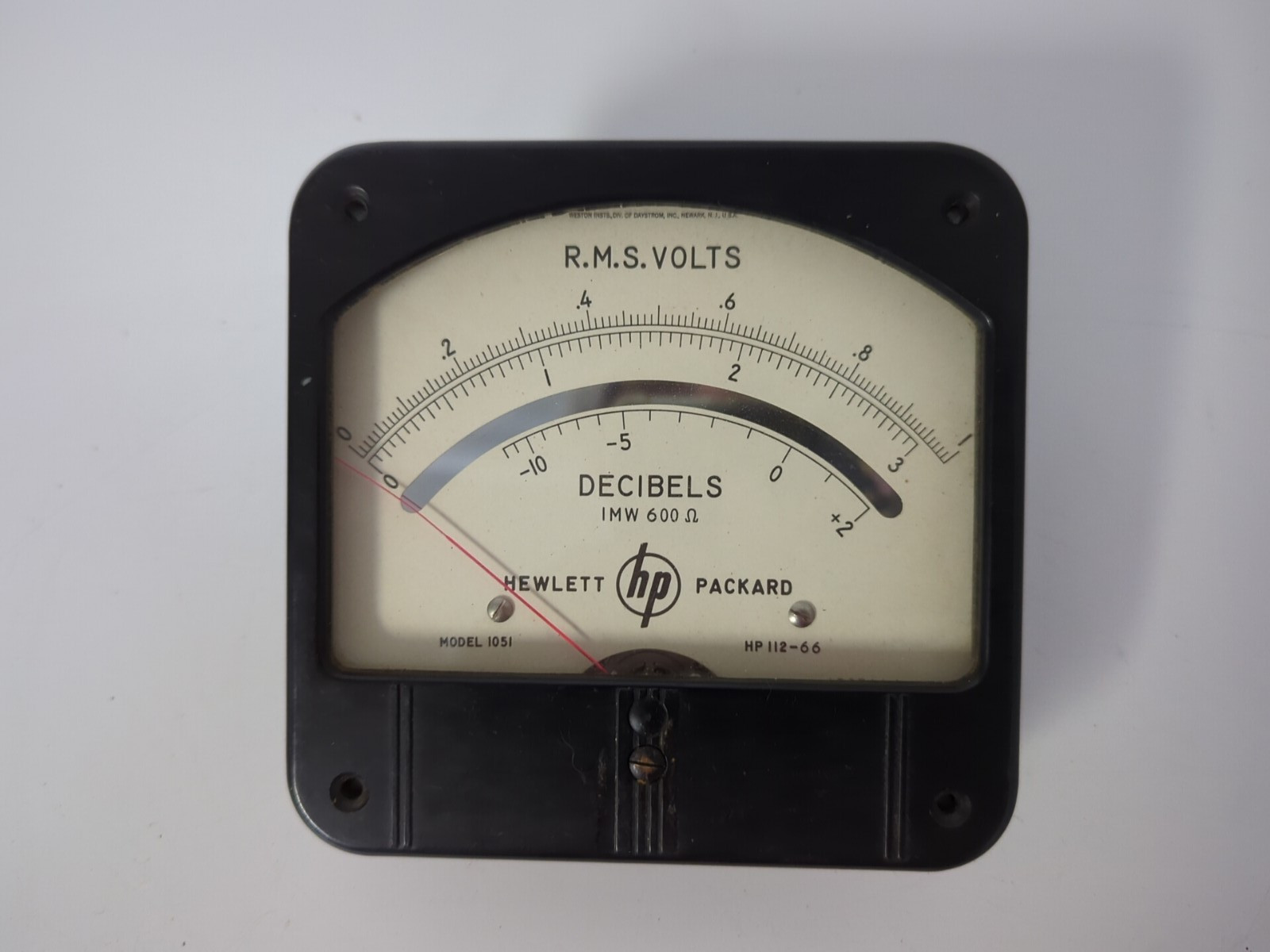 VINTAGE R.M.S. VOLTS DECIBELS 1MW 600 HP MODEL 1051 APR 18 1959