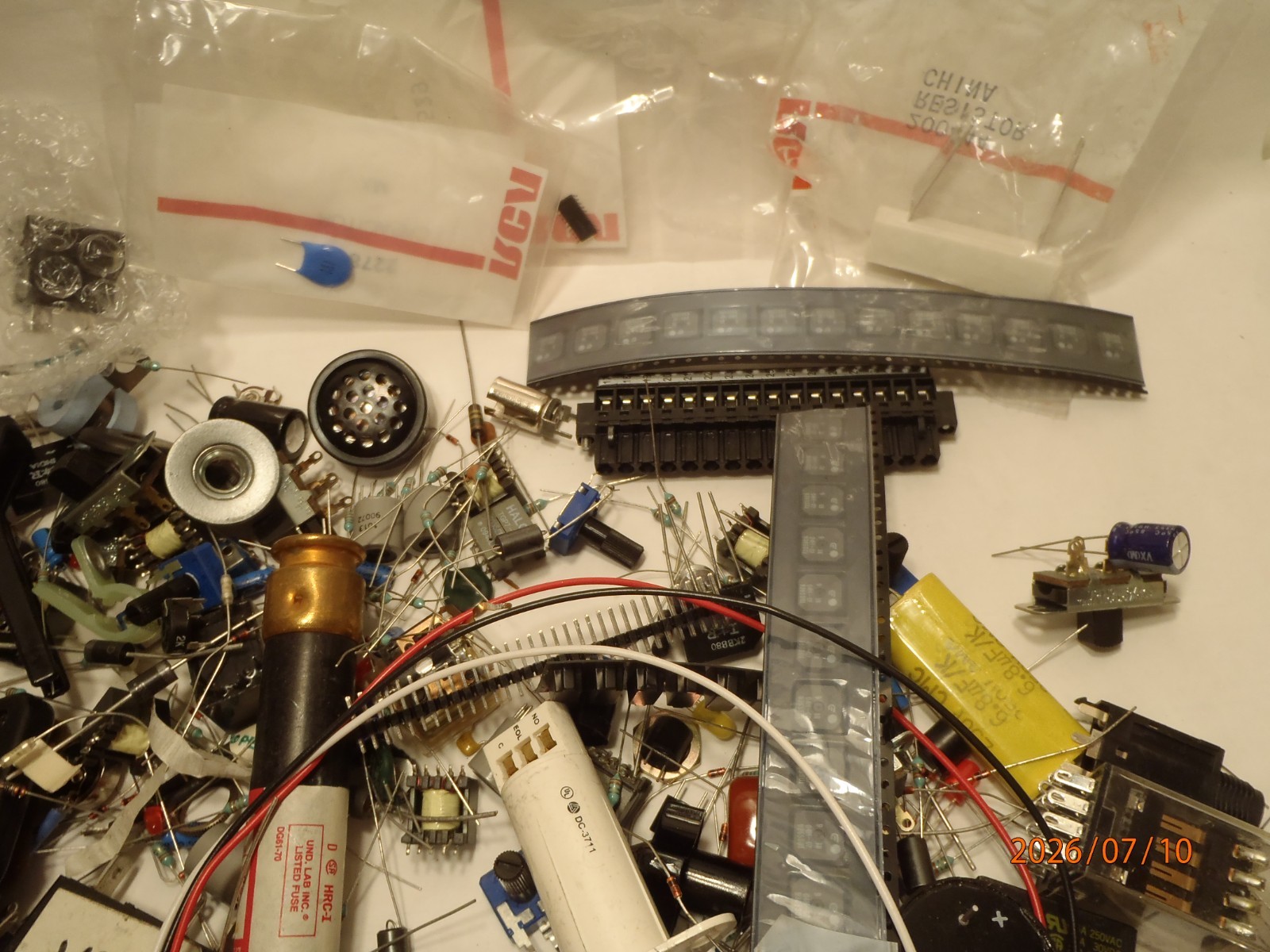 5 POUNDS ELECTRICAL ELECTRONIC HARDWARE COMPONENTS CONNECTORS COLLECTION