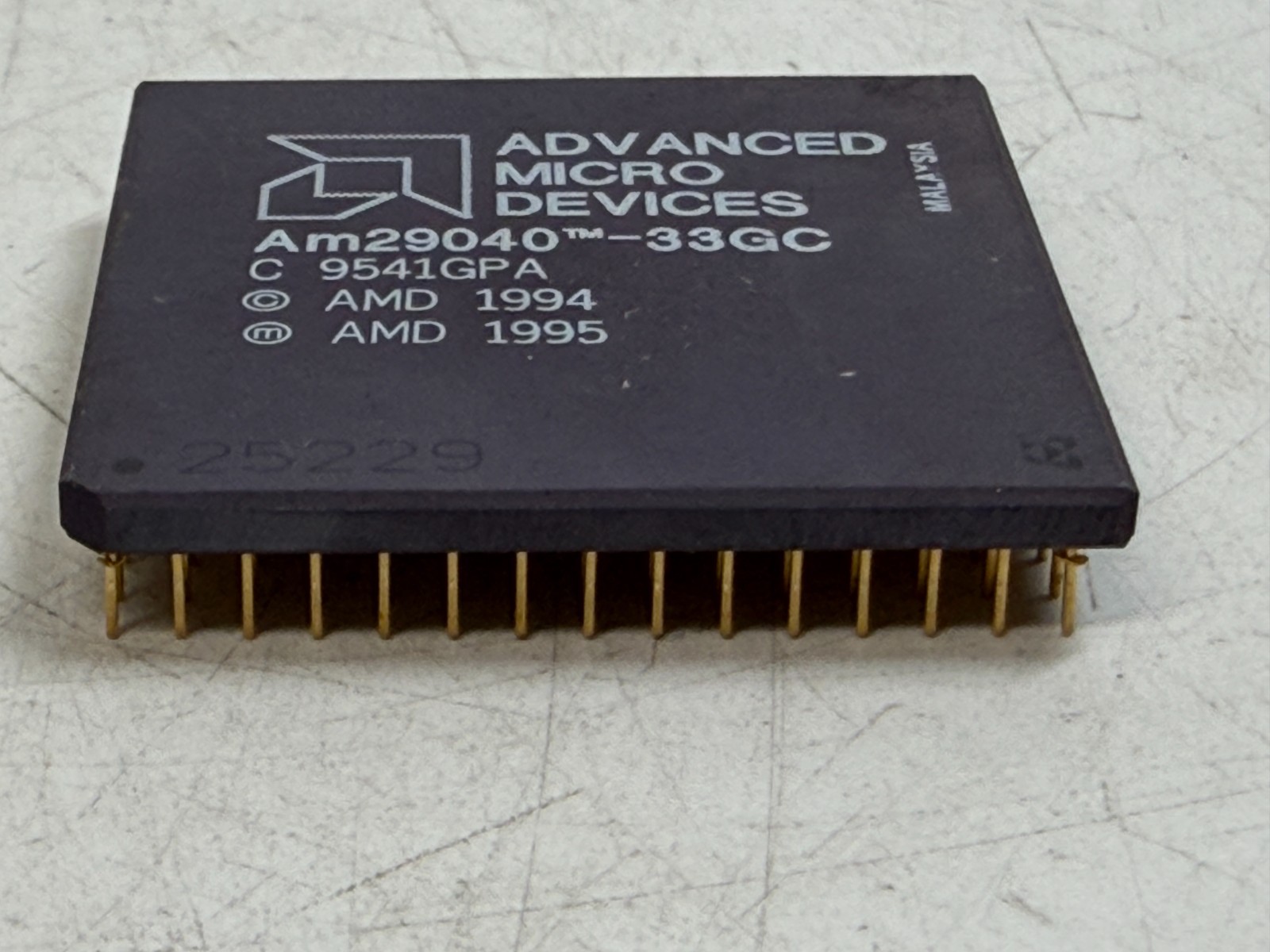VINTAGE AMD AM29040-33GC 32 BIT RISC Microprocessor