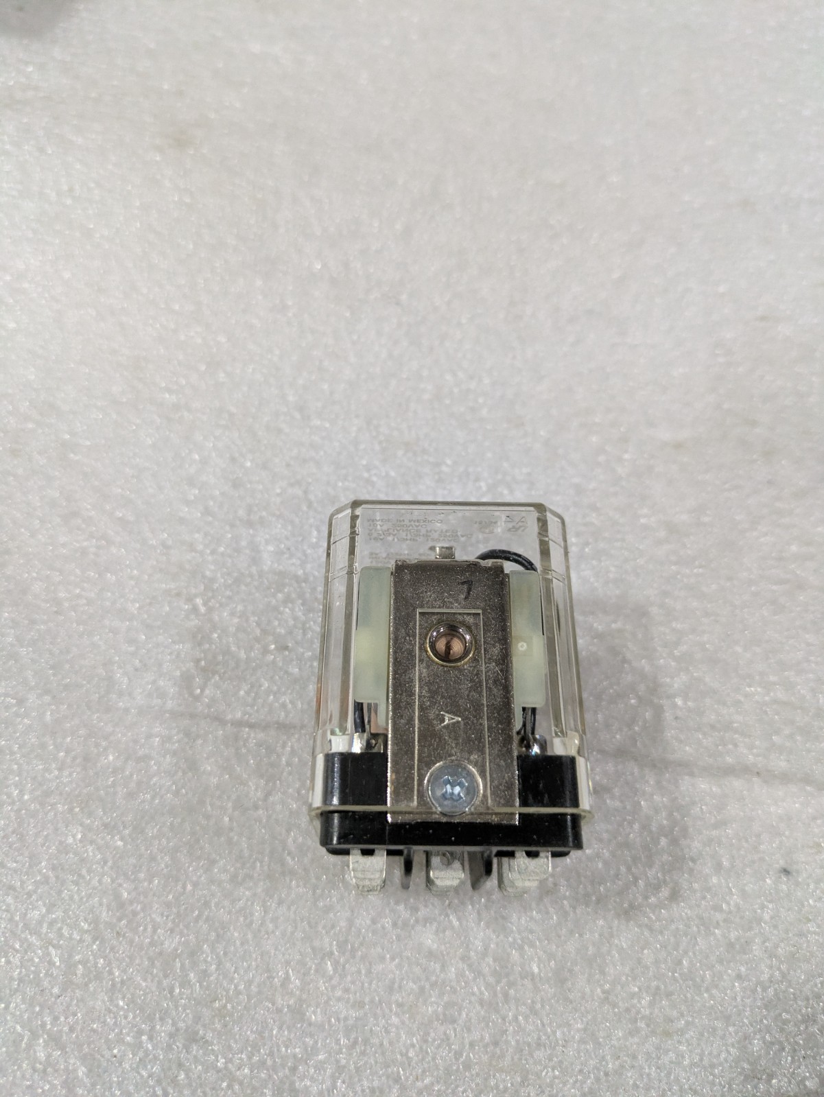 SIEMENS KUP14A15120S SUP14A15120 RELAY SOCKET MOUNT 120VAC