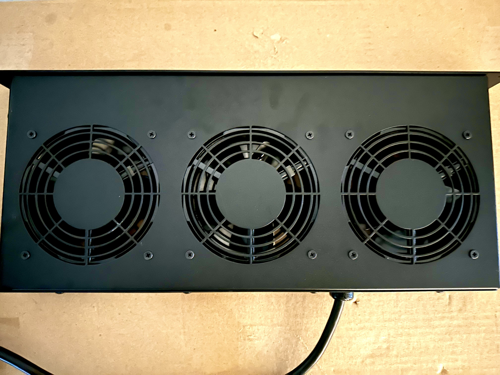 Hammond FT300HA1BK Cooling Fan Tray, W+Red LED Switch 115VAC, 3A, 60Hz – New!