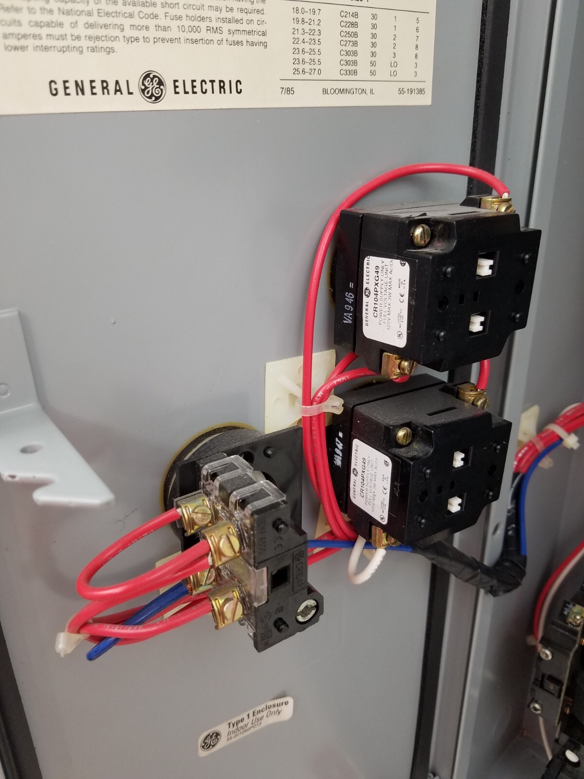 GE NEMA 1 Size 1 Breaker Style Combo Motor Starter 3P 480V HOA – Next Day Option