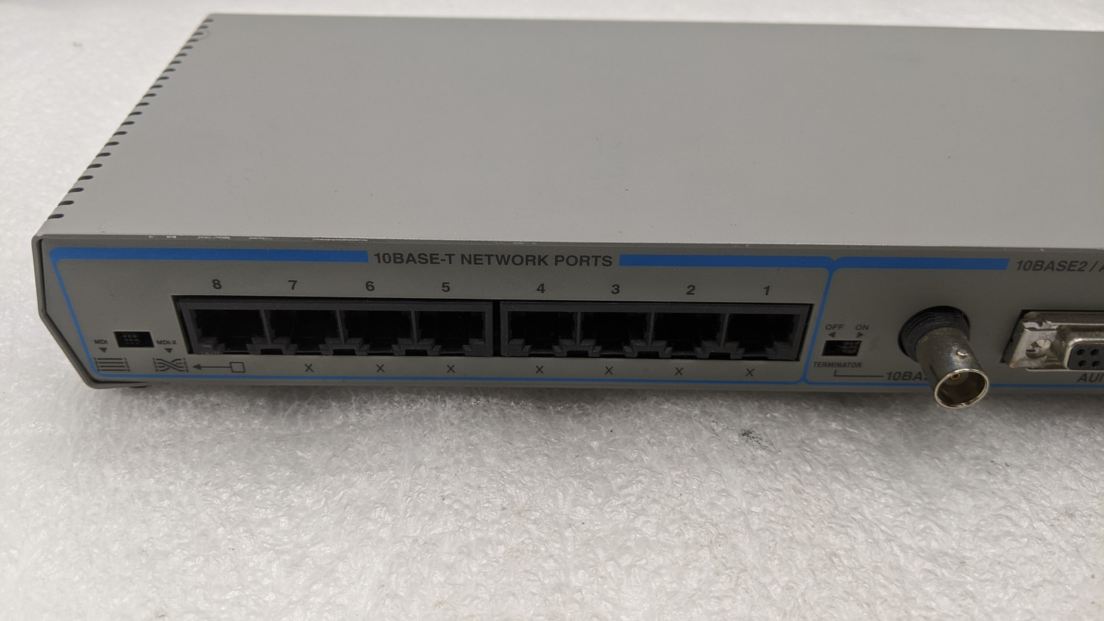Allied Telesyn AT-MR820TR ATMR820TR Multiport Micro Hub/Repeater Hub 8 Ports NG