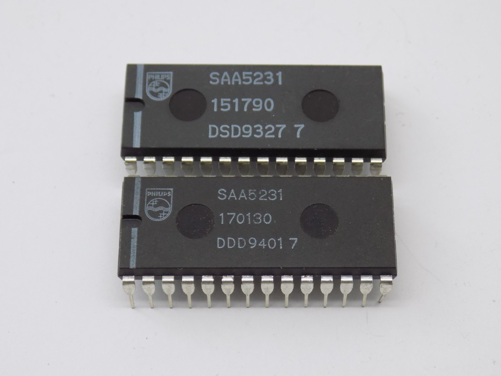 1x Philips SAA5231 IC 28PIN