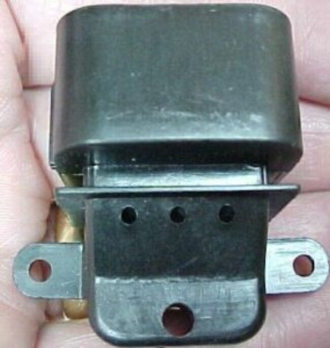 Lot 15 Unknown Electrical Connectors Receptacles, Sockets, Parts Salvage Freight