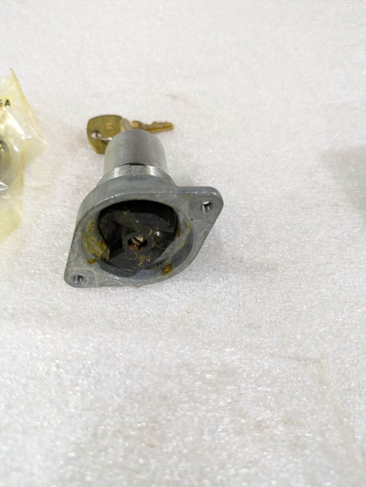 GE CR104 Heavy Duty Oiltight Key Selector Switch 2 Position Panel Mount Operator