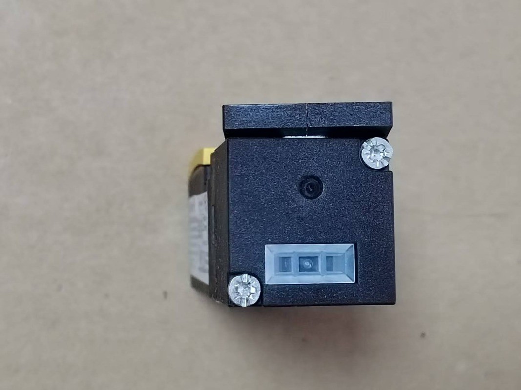 LS-S11-ZB 1X NEW FOR EATON LS-S11-ZB limit switch Fast Delivery