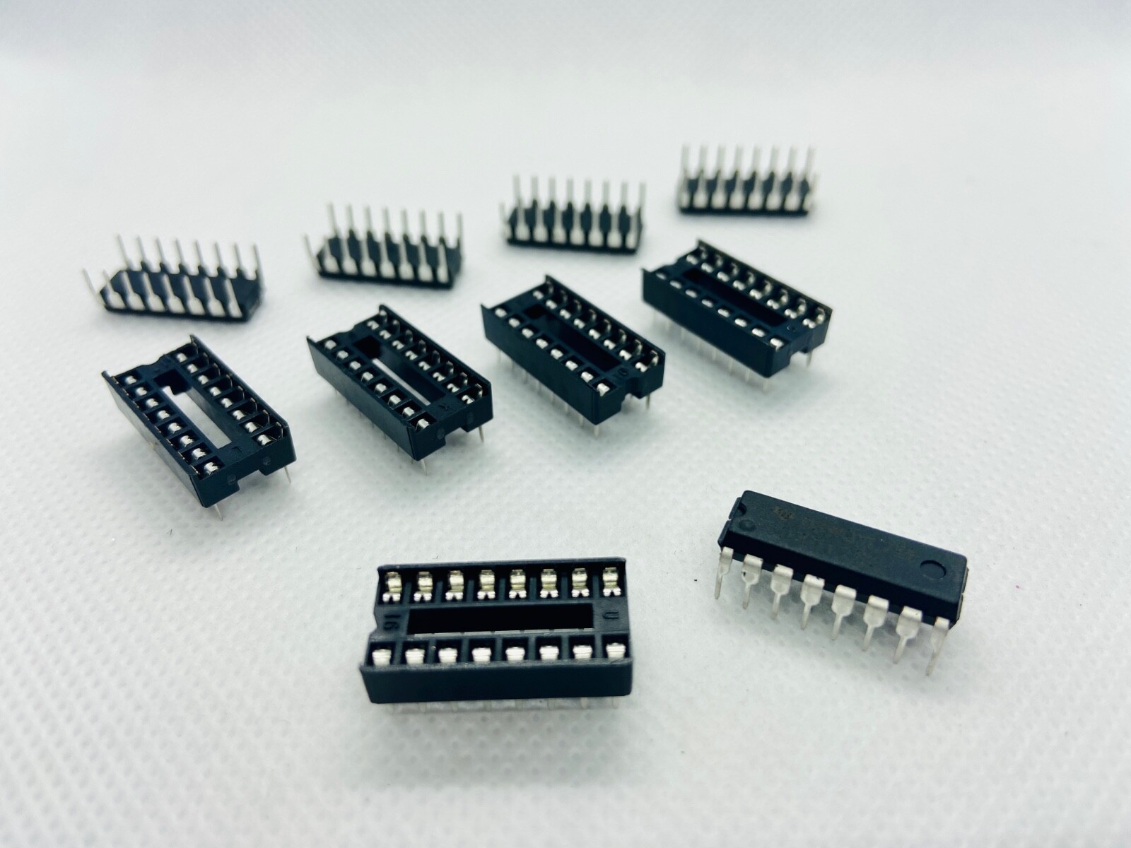 5-10 Set CD4017 CD4017BE DIP-16 Decade Counter Divider IC with Socket Choose Qty
