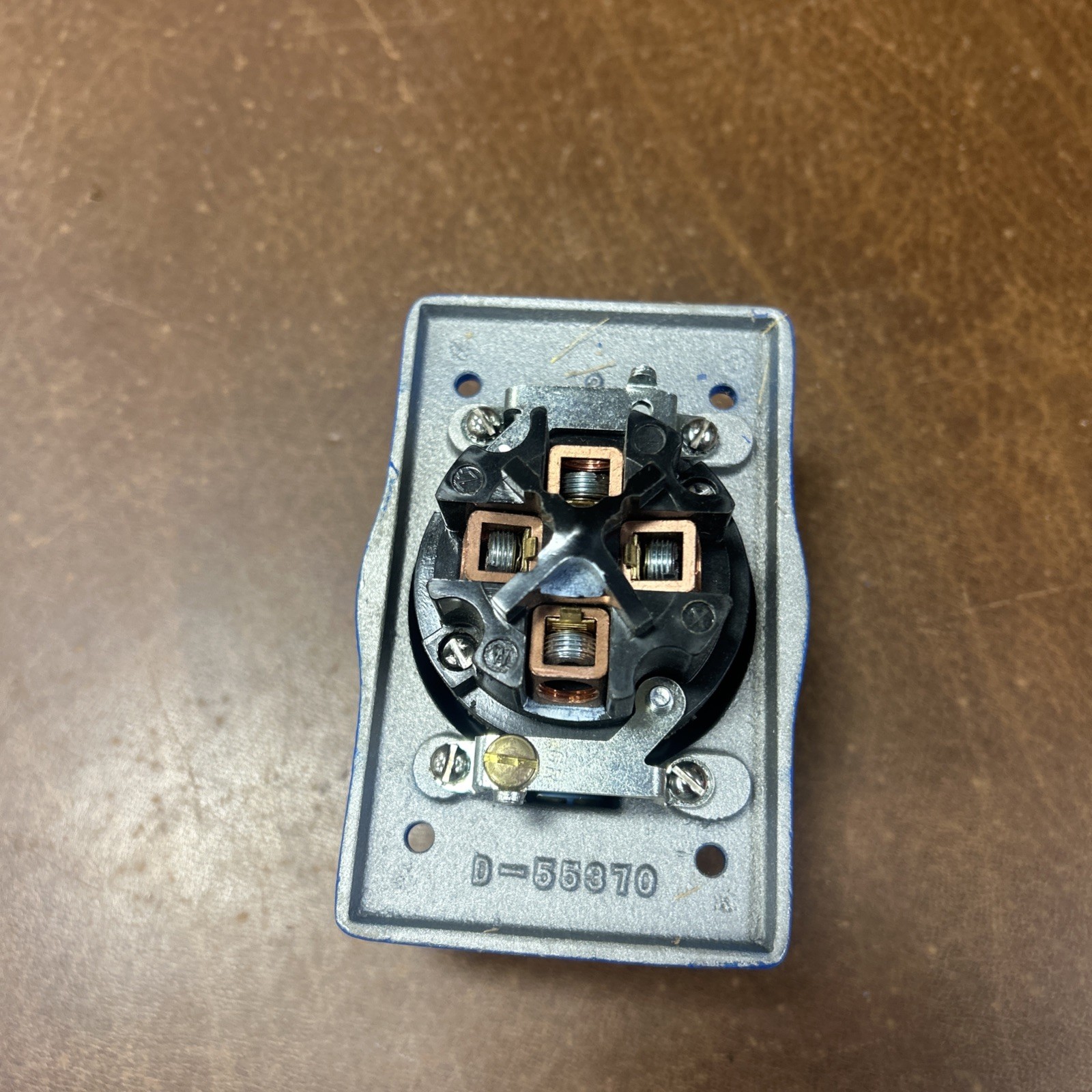 NEW HUBBELL HBL25250 Locking Receptacle 600VAC 30A 250VDC 20A, 3 Phase, 4P 5W