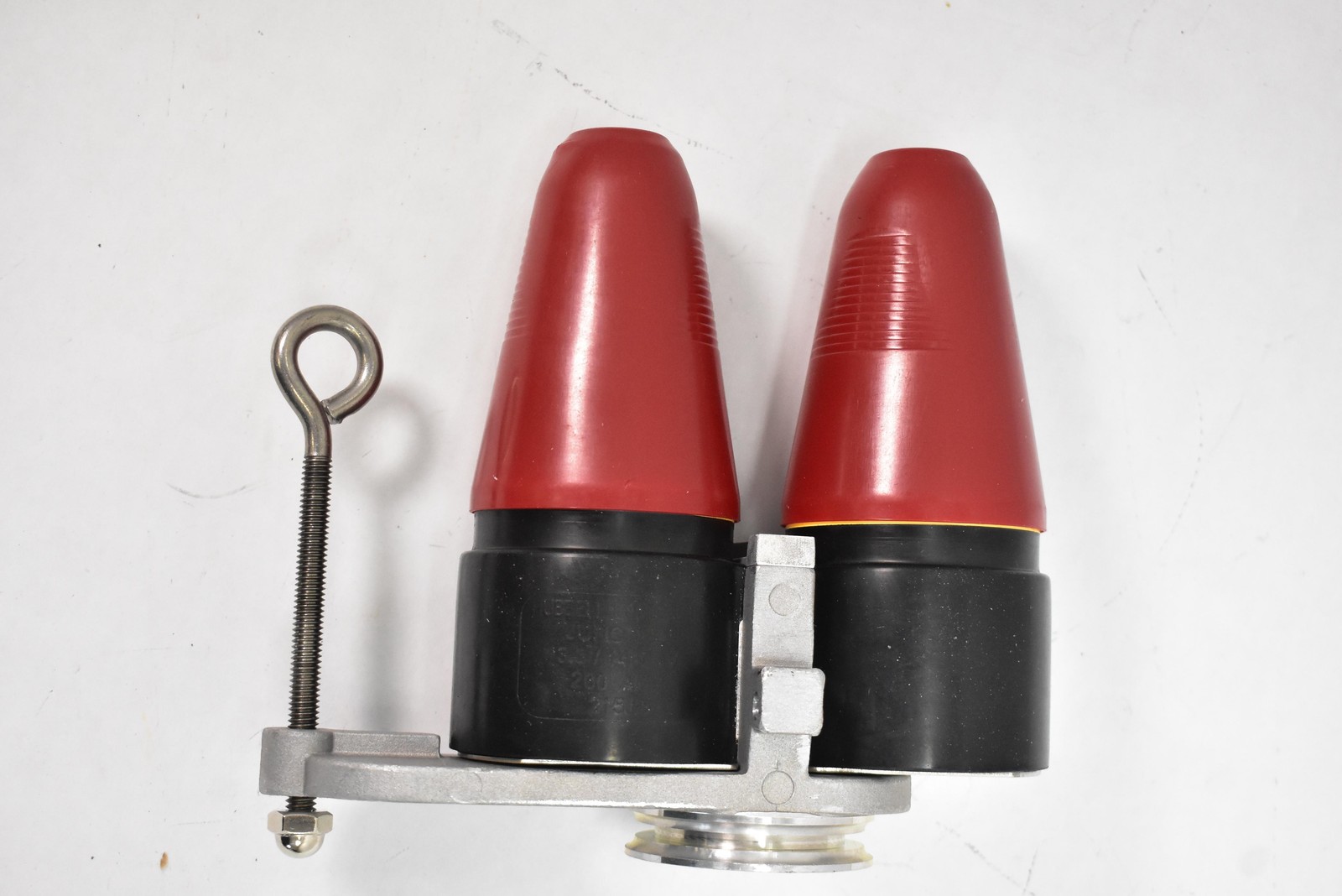 Hubbell IS200FT Loadbreak Connector 15kV 25/28kV 200A Feed-Thru Red Black