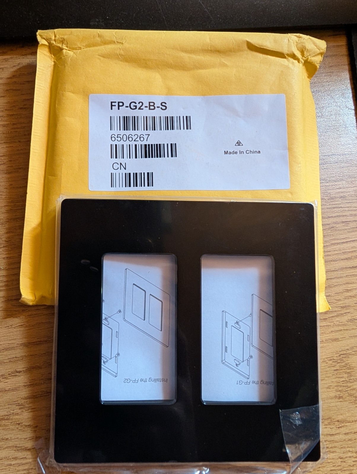 Crestron Glossy Black FP-G2-B-S, 2 Gang Device Decora Wall Faceplate, New