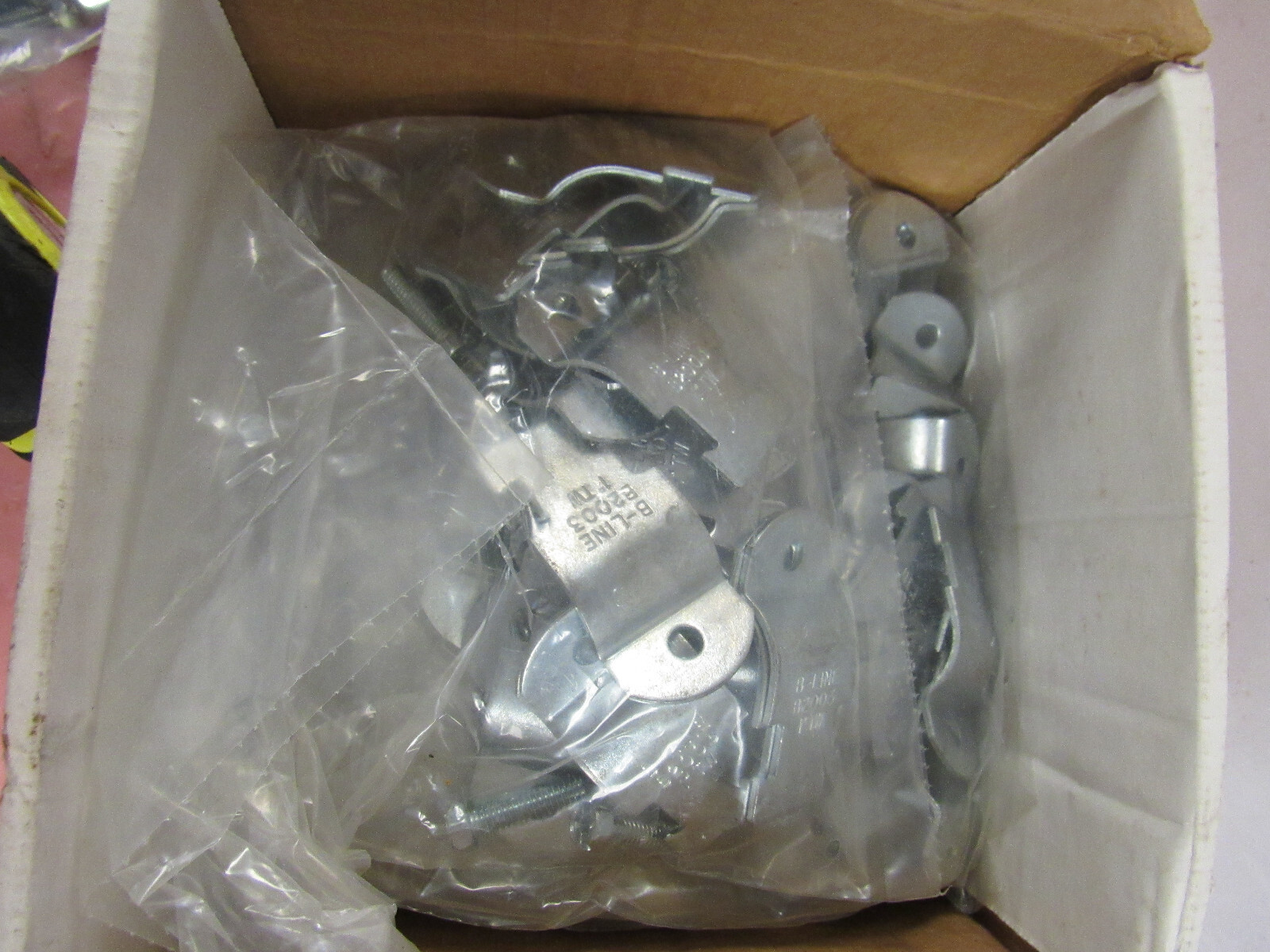 B-LINE B2003-ZN 1″ EMT STEEL CONDUIT PIPE CLAMPS FOR UNISTRUT CHANNEL(LOT OF 50)