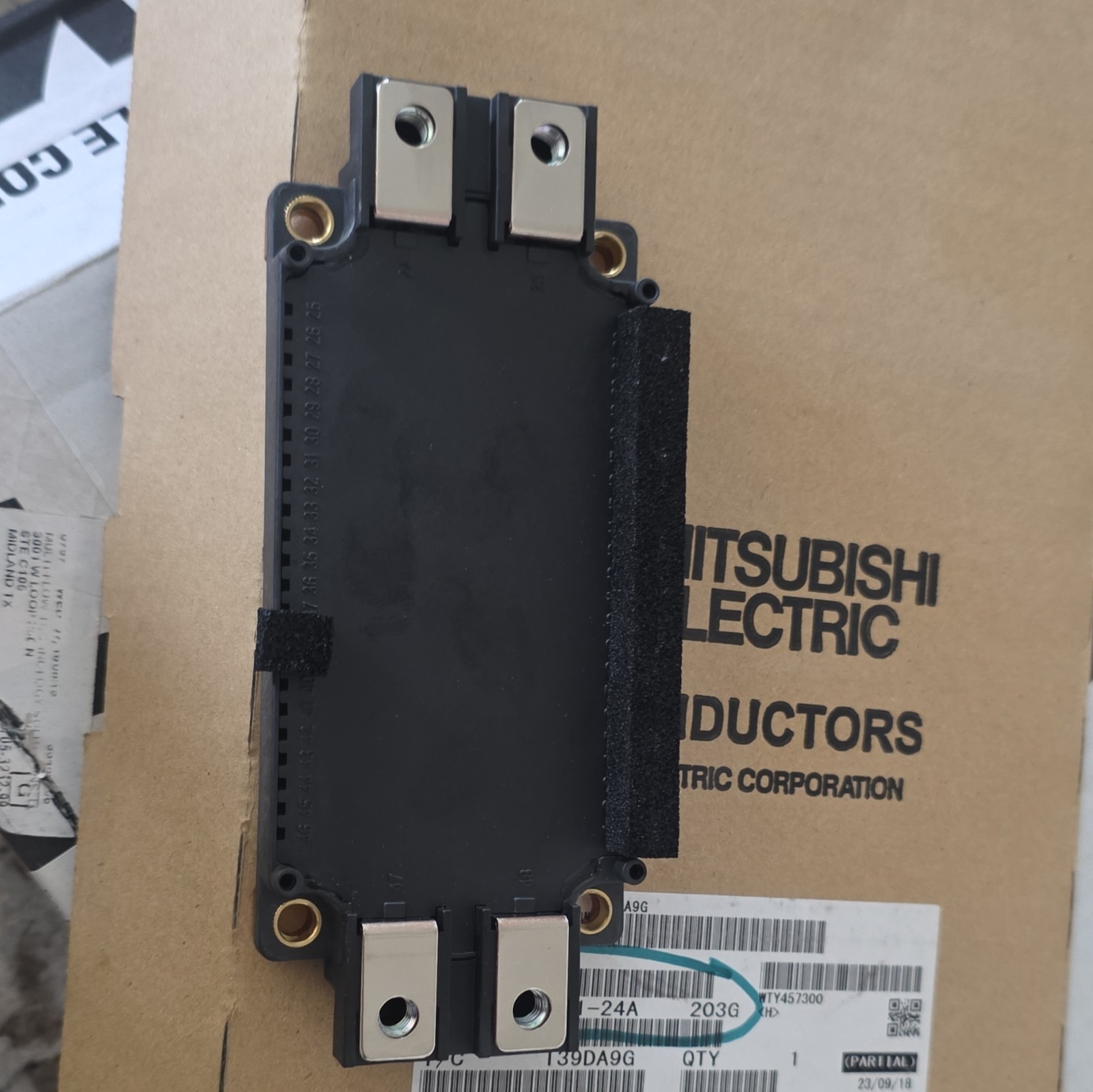 Mitsubishi Electric CM400DX1-24A Power Module Module Type CM400DX1-24A