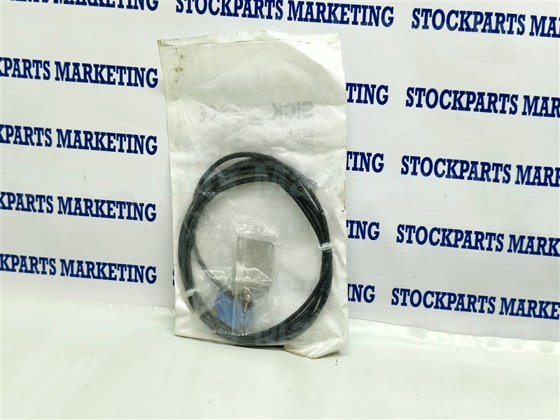 Lot 2pcs. Sick GL6-P1112S84 1094532 Photoelectric Switch Sensor NNB