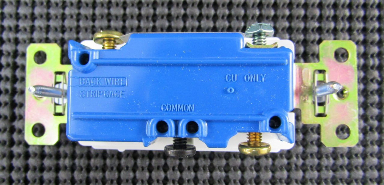 COOPER AHDECB315W 120/277V 15A 3 WAY WHITE SWITCH – LOT OF 2 / NEW NO BOX