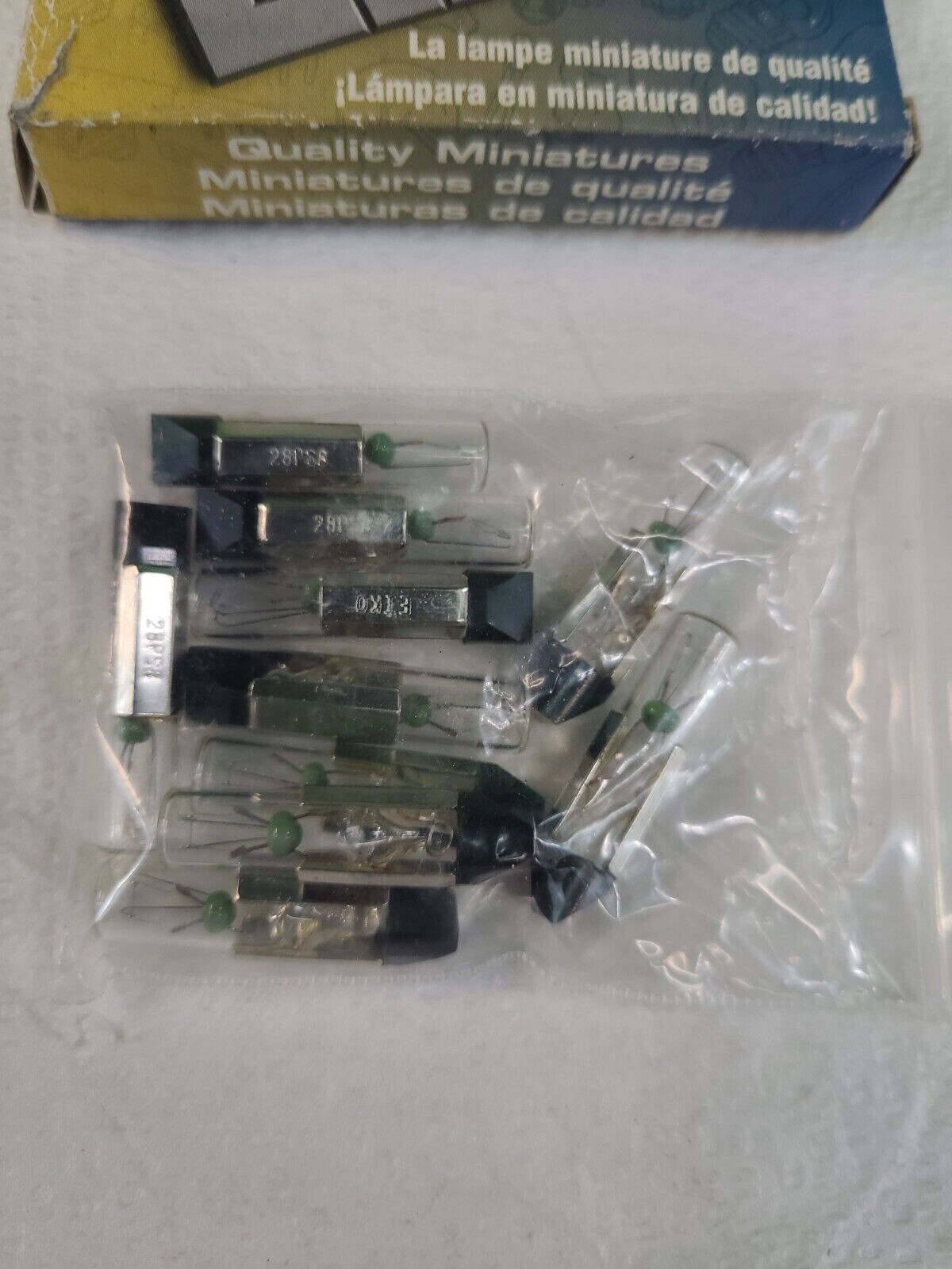 EIKO 28PSB–1.12W 28V-REPLACEMENT BULBS-10 PACK-LOT OF 2 PACKS