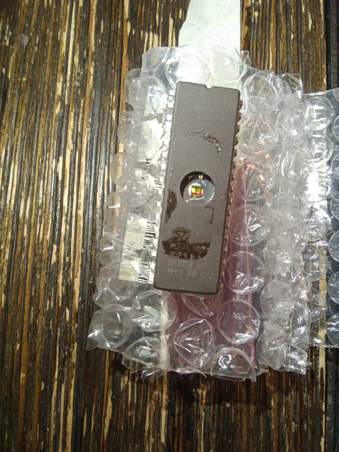 Unbranded M27C1001 15F1 UV EPROM