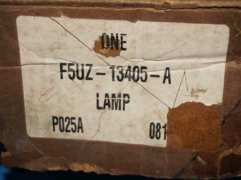 Ford F5UZ-13405-A F5UZ13405A Lamp NEW NOB