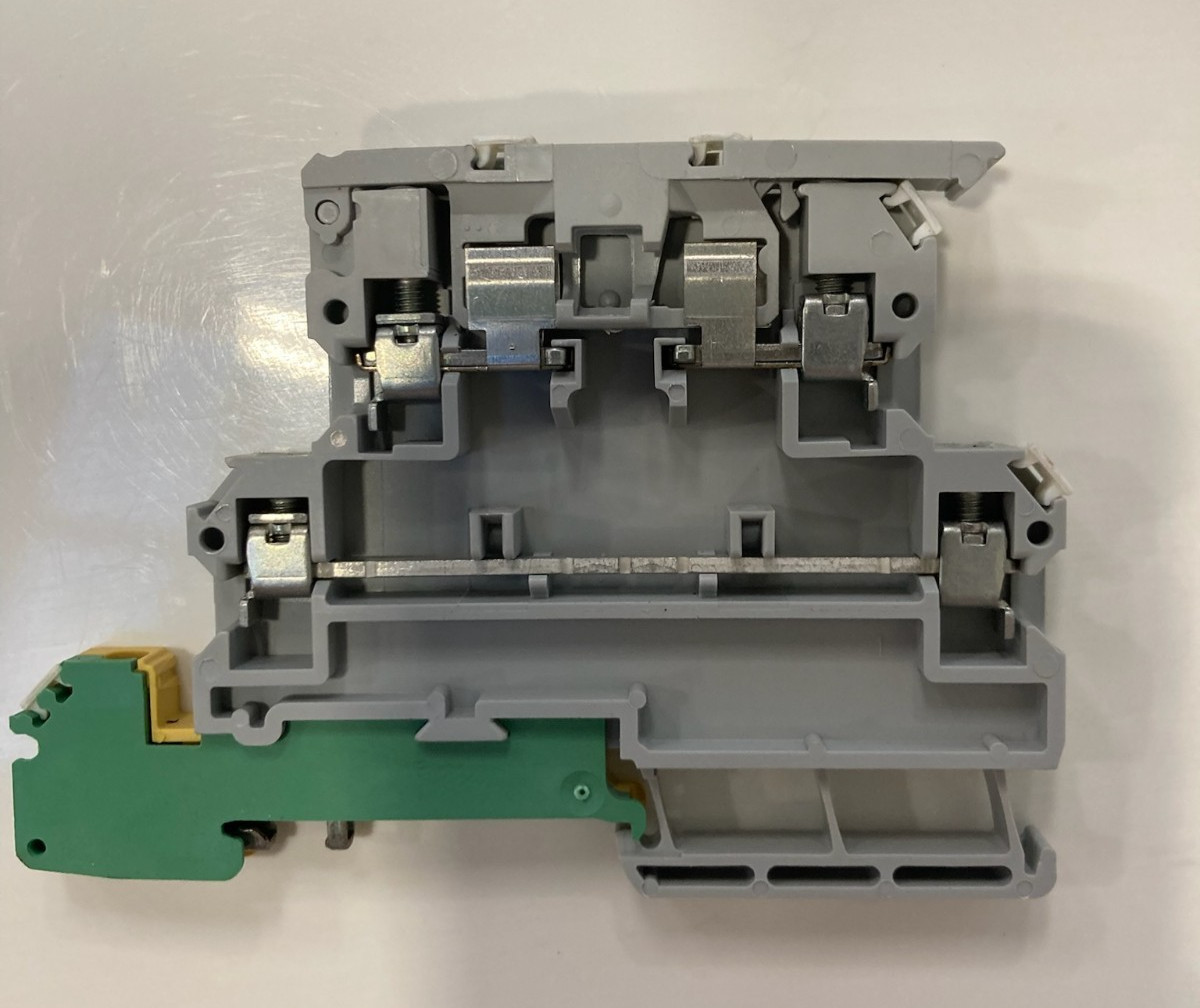 Allen-Bradley 1492-JDG3FP Terminal Block 2 Circuit Ground Plug-In DIN Rail