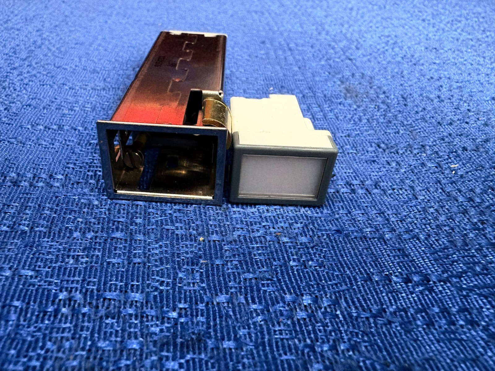Master Specialties 90EA2C3 Series 90 Tellite Push Button Switch