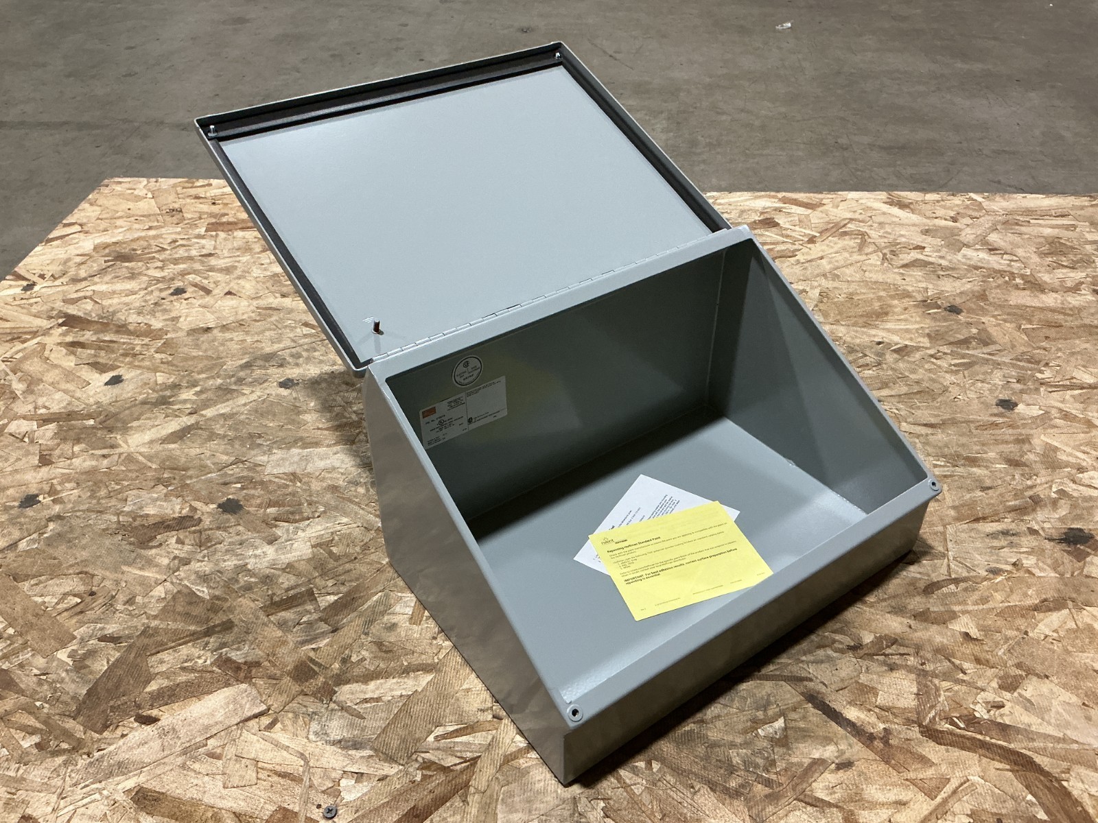 New nVent Hoffman C12C16 Consolet Enclosure Sloped Cover 12x16x9.09 Grey 59560