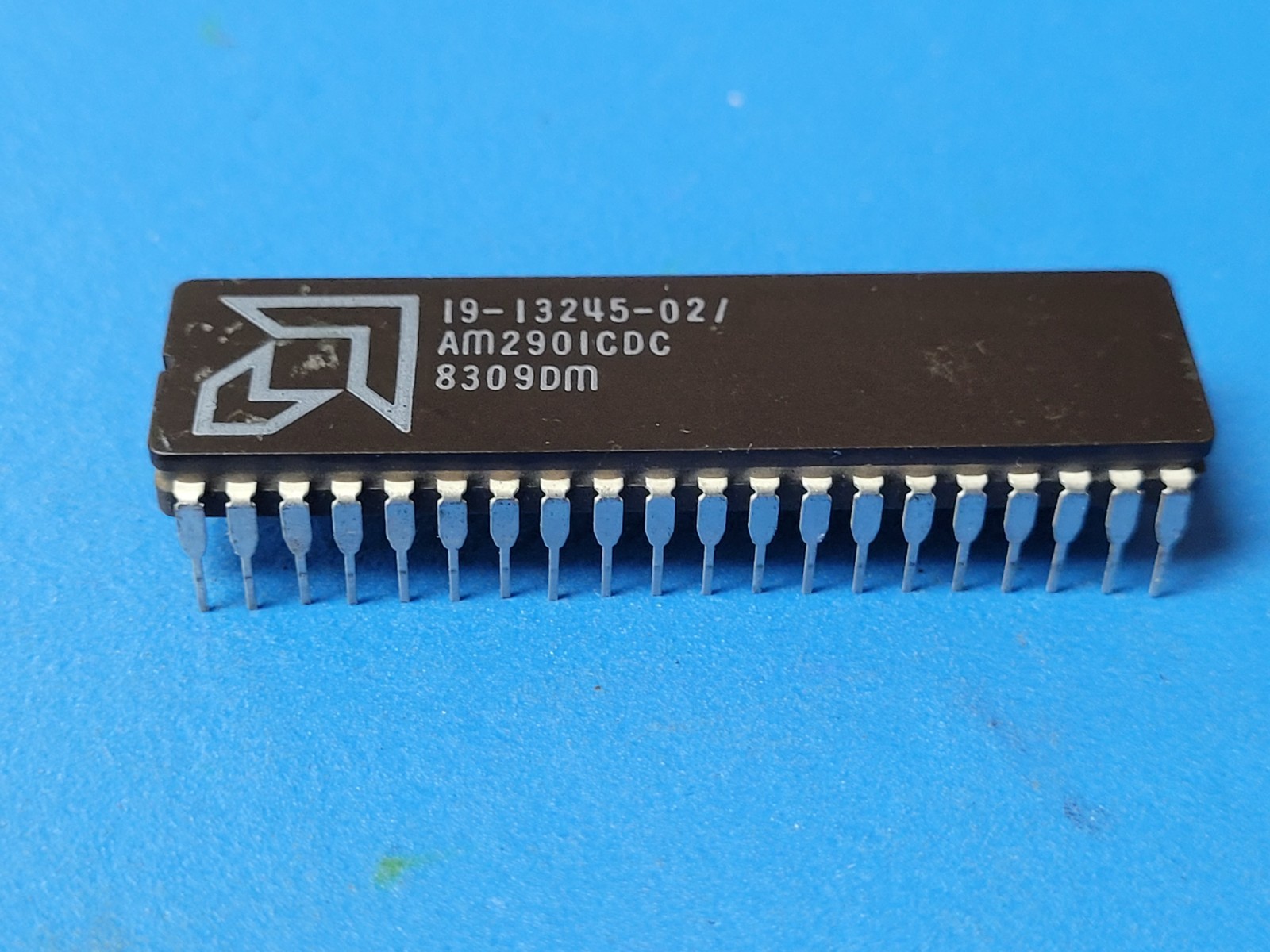 (2 PCS) AM2901CDC AMD 4-BIT, BIT-SLICE MICROPROCESSOR, CDIP40