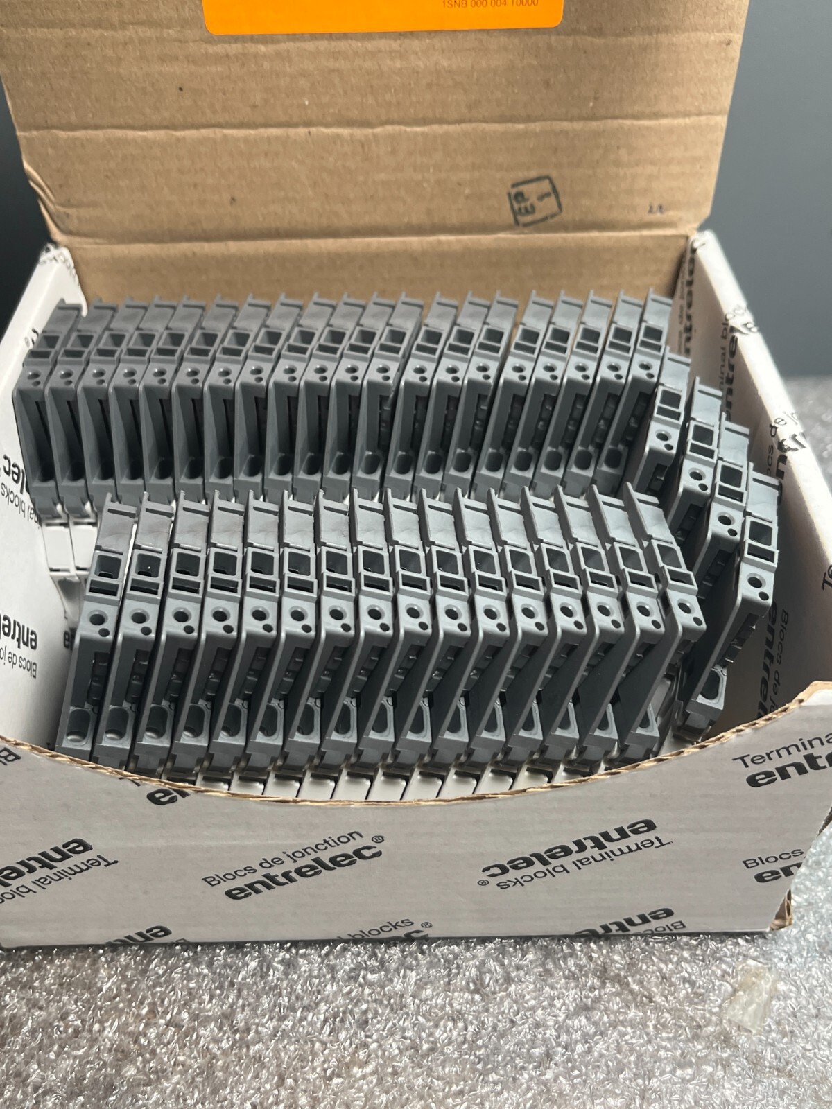 NEW BOX OF 40 TE Connectivity 1SNK506410R0000 Entrelec Fuse Terminal Block
