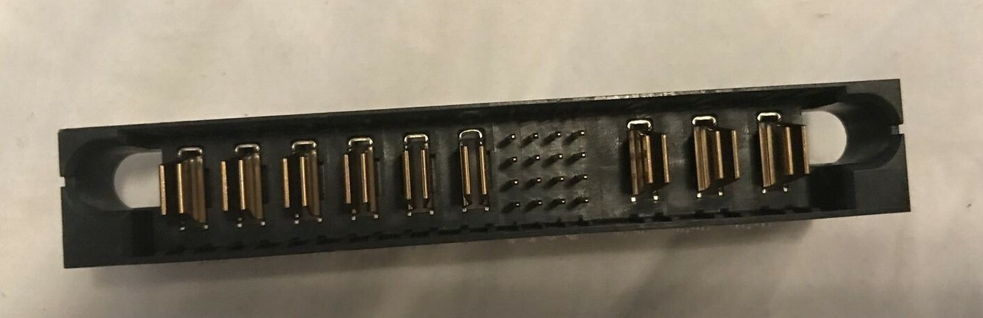 (1) FCI 51939-199LF CONN HDR BLADE PWR 25POS EDGE MT PWRBLADE R/A LF HDR