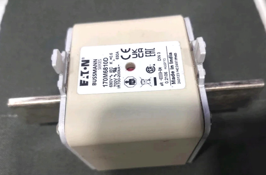 2PCS LOT- Eaton Bussmann 170M6810D high speed square body fuse, 690V/630A- New