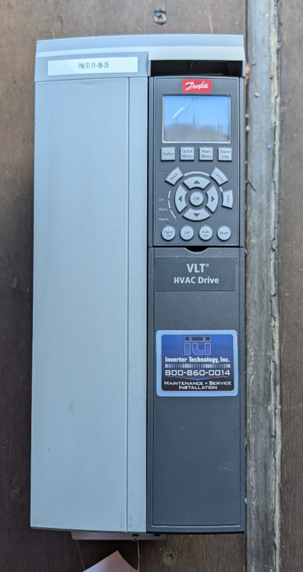 DANFOSS 131X9222 VLT HVAC FC-102 Drive 18.5KW 25HP, 480V, 37.5A (Working)