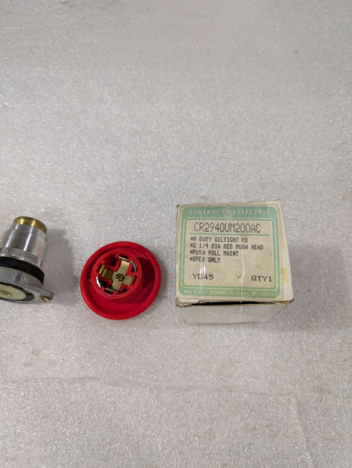 GE CR2940UM200AC Red Mushroom Head Push Pull Oiltight Heavy Duty Button 2-1/4in