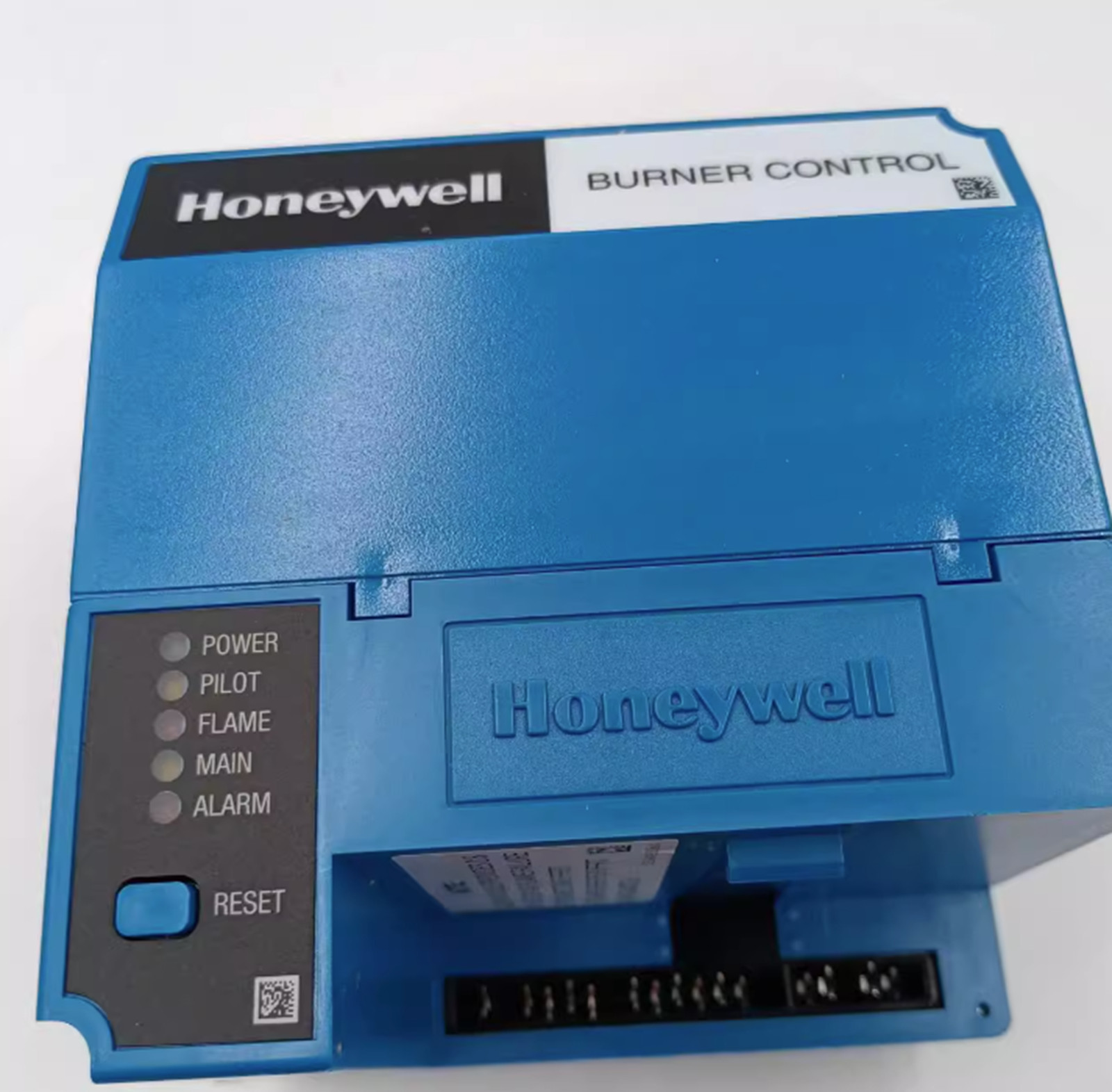 New In Box Honeywell Burner Controller RM7840L1075