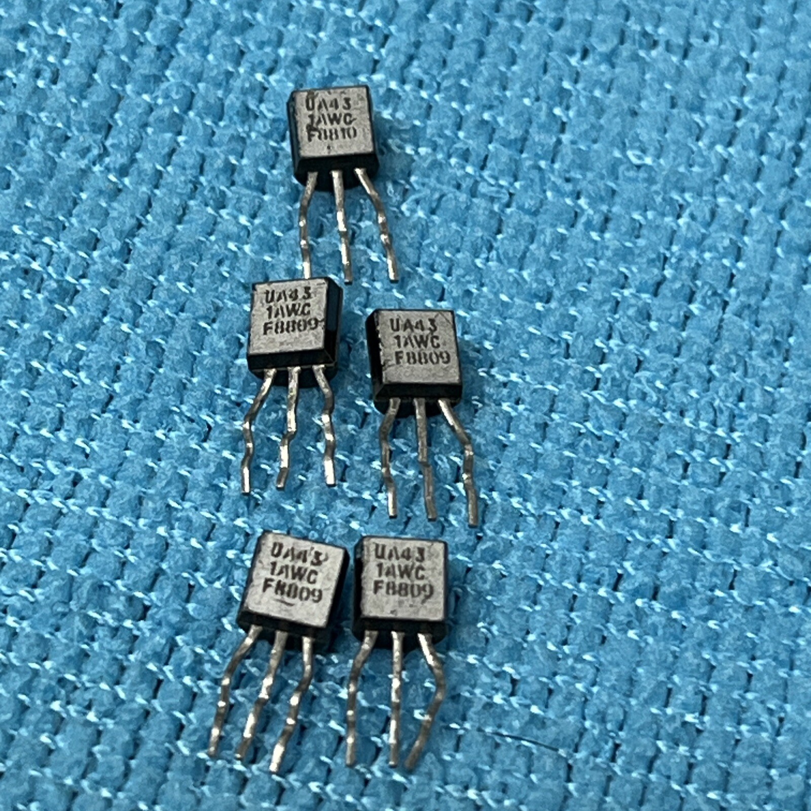 FAIRCHILD ~ UA431AWC ~ Three Terminal Voltage Reference, 1 Output, 2.495V 5 PCS