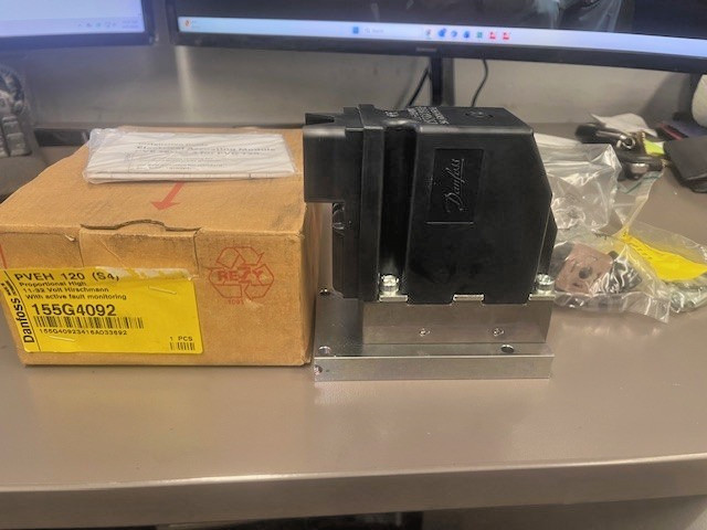 SAUER DANFOSS 157B4128 155G4092 PROPORTIONAL VALVE PVEH120 S4