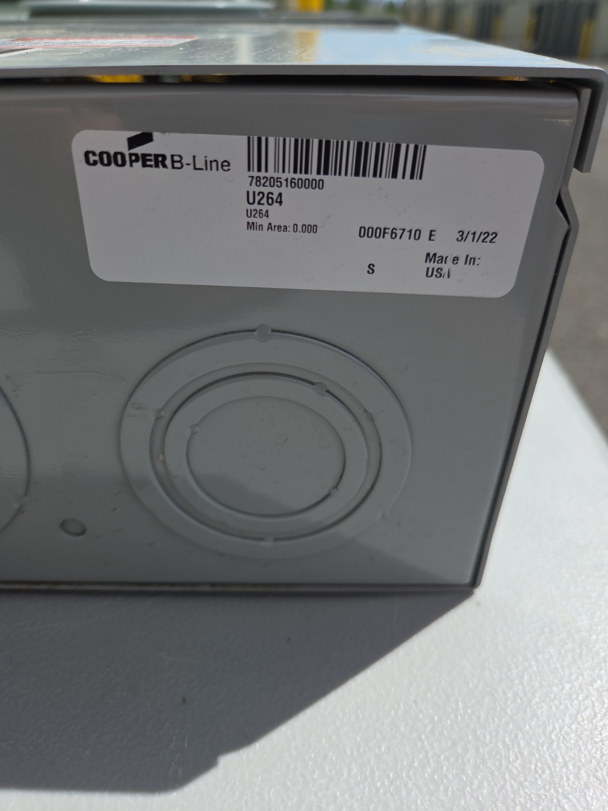 Eaton Cooper B-line U264 4 Jaw 200 A 600v 1 Phase 3 Wire Meter Socket 3R